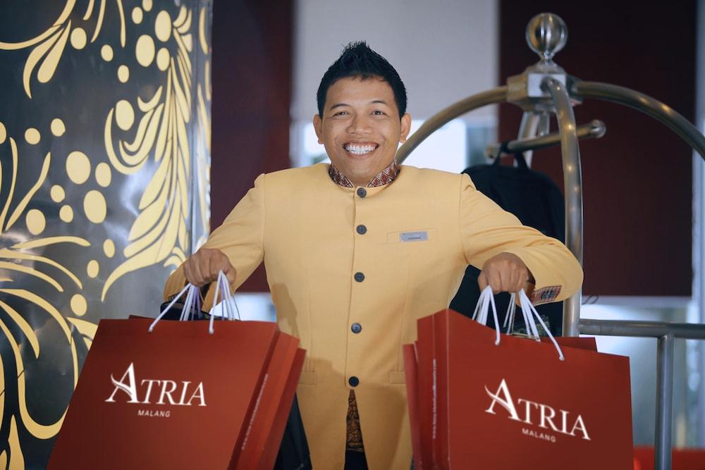 Atria Hotel Malang Buitenkant foto